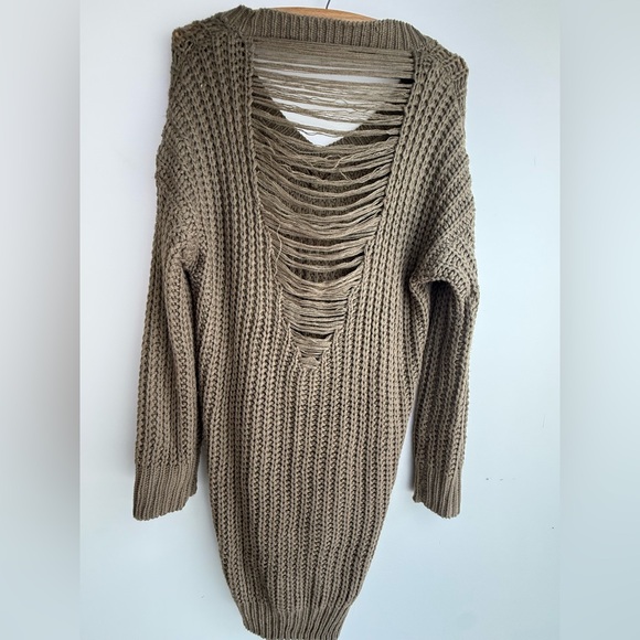 Distressed V-Neck Sweater - Picture 4 of 7